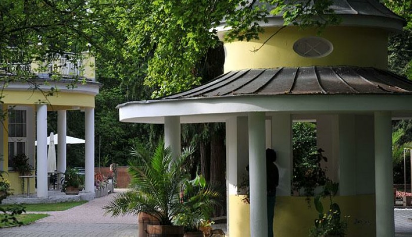 Lázeňský dům Mánes Konstantinovy Lázně